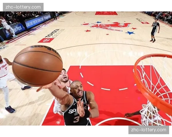 马刺凯尔登约翰逊进攻效率 24分4篮板4助攻全面表现 马刺凯尔登约翰逊进攻效率 24分4篮板4助攻全面表现